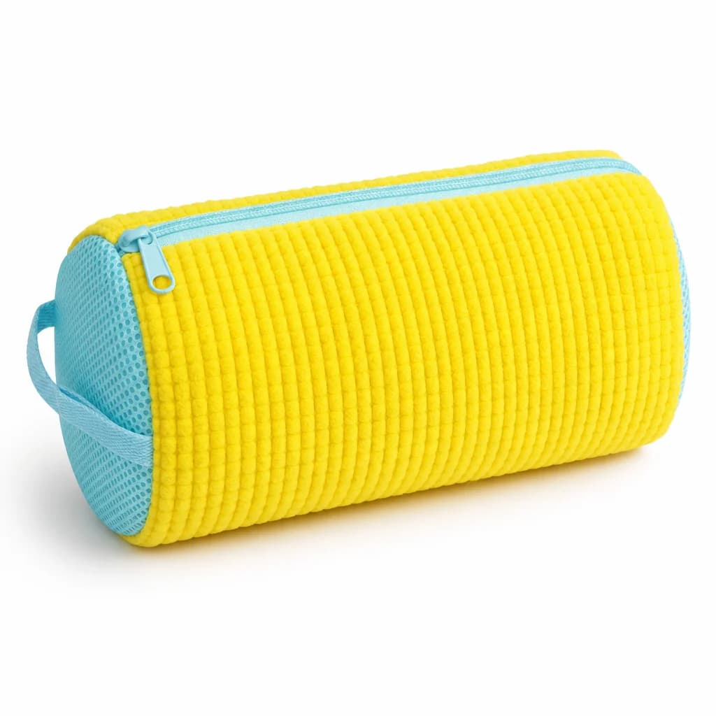 FreshKick sneaker wash bag, zipped closed