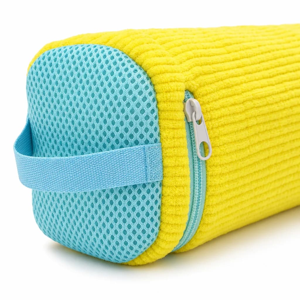Close-up of the ribbed chenille body and mesh end panel